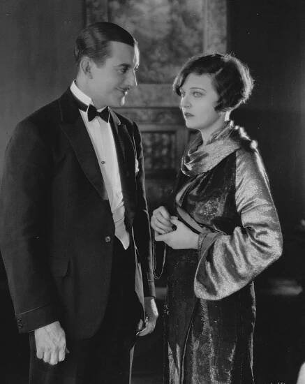 Ward Crane, Corinne Griffith - Classified - Z filmu