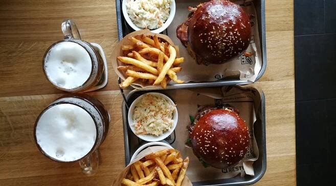 Burger menu a pivo Bernard