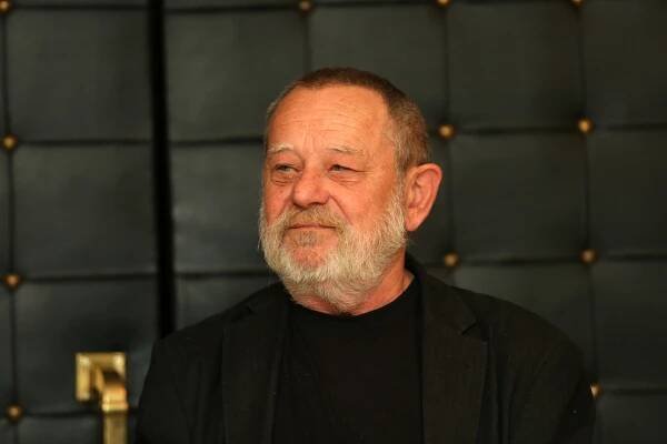Herec Václav Kotek, člen Divadla Járy Cimrmana. | iROZHLAS - spolehlivé zprávy