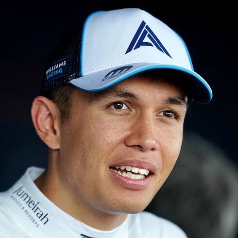 Alex Albon sets ‘realistic’ 2027 target for Williams F1 after Carlos Sainz signature