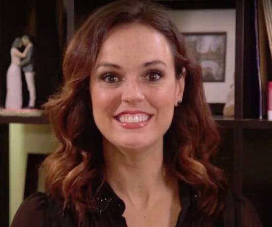Erin Cahill Biography - Facts, Childhood, Family Life & Achievements
