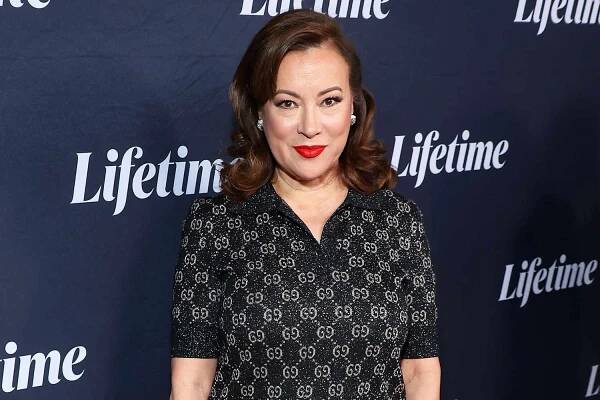 RHOBH's Jennifer Tilly doesn't think she's rich despite Simpsons divorce settlement: 'I guess I'm delusional'