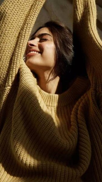 Khushi Kapoor brings a fresh take on fabulous