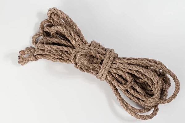 ROUGH - tvrdší jutový provaz na shibari - Ardent shibari