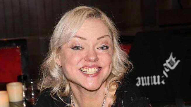 Dominika Gottová vyměnila bar za pult s uzeninami: Vydělává na úprk z Česka! – eXtra.cz