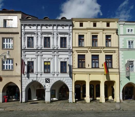 Soubor:ČB, náměstí POII 13 a 14 (01).jpg – Wikipedie