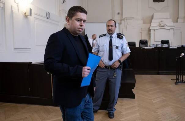 ONLINE: Na Čapím hnízdě jsem pouze nosil špinavé ručníky, vypověděl Babišův syn