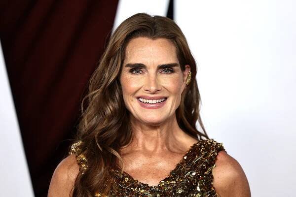 Brooke Shields Spills on ‘Friends’ Cast and Matthew Perry’s On-Set Prank