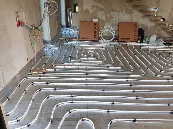 montáž podlahové topení Píšt | Instalatérské a topenářské práce