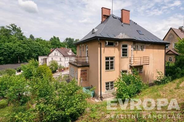 Prodej rodinné vily v blízkosti centra Vrchlabí - EVROPA realitní kancelář