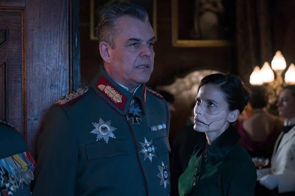 Wonder Woman - Z filmu - Danny Huston, Elena Anaya