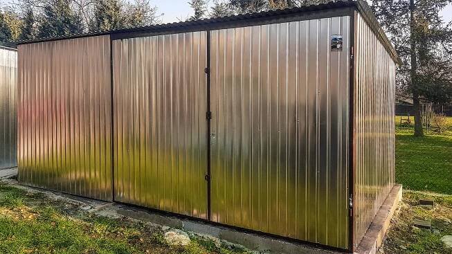 Plechová montovaná pozinkovaná garáž 5×3 m