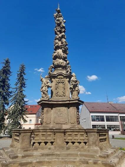 Soubor:Bakov nad Jizerou - Trojiční sloup.jpg – Wikipedie