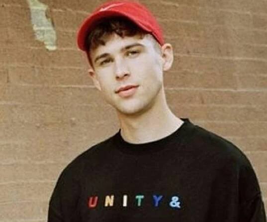 Tommy Dorfman – Bio, Facts, Family Life of Actor