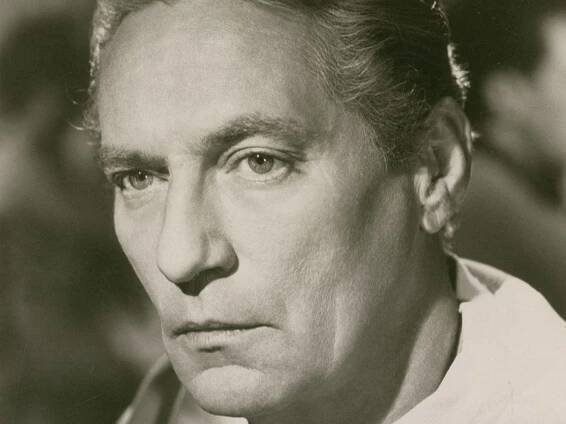 English-Australian Actor Peter Finch Wallpaper