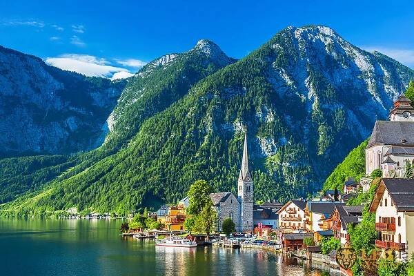 Beautiful view of mountains in the town of Hallstatt, Austria
