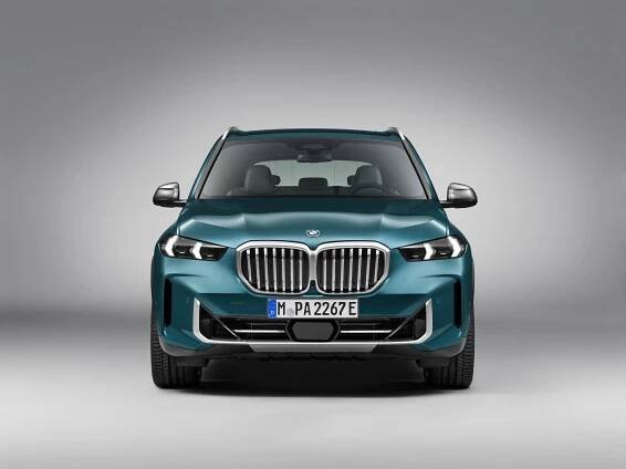 Modernizovaná BMW X5 a BMW X6 vstupují na český trh. Začnou se prodávat v dubnu, již nyní ale znají své ceny – Autozin