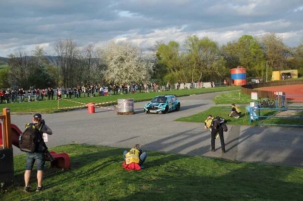 Úvodní automobilový závod sezony Valašskou Rally ovládl Erik Cais