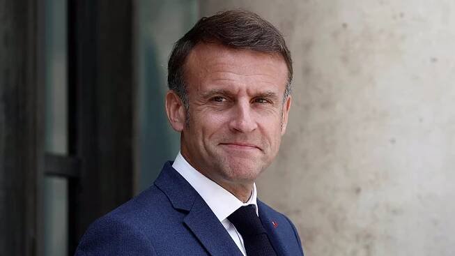 KOMENTÁŘ: Macron volby nevyhraje. Nezbývá mu než doufat v menší zlo