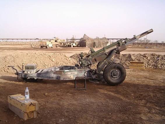 Soubor:M102 Howitzer A1206 Tai Iraq 2004.JPG – Wikipedie