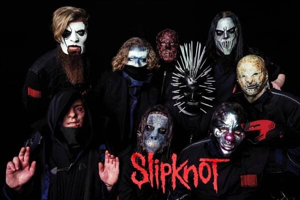 SLIPKNOT: Pod maskou bestie | Spark Rock Magazine