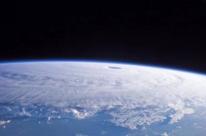 Hurikány, bouře a tajfuny: Takhle vypadají největší pozemské superbouře z vesmíru | 100+1 zahraniční zajímavost