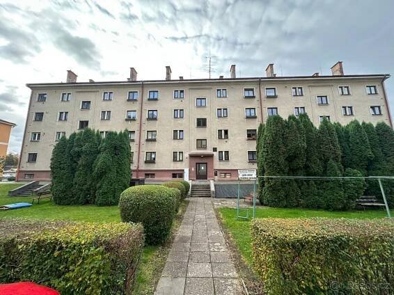 Pronájem bytu 3+1 v Úpici, na Veselce