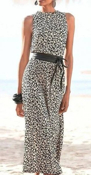 Gaun Fashion, Mode Prints, High Neck Maxi Dress, Womens Sheath Dress, Cotton Blends Dress, Trendy Prints, 가을 패션, Khaki Dress, Daily Dress