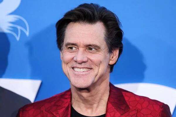 Komička vypadá úplně jako Jim Carrey. Lidé nevěří, že není hercovou příbuznou