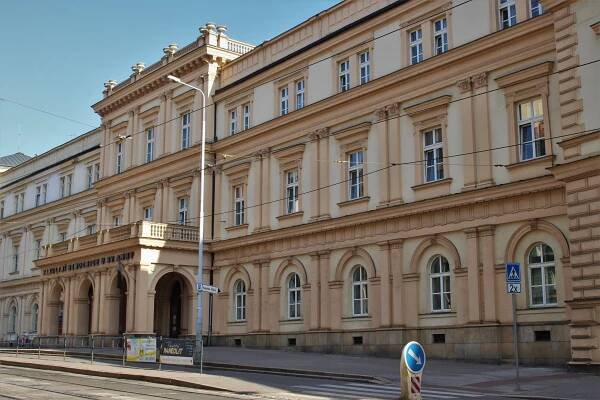 Archiweb - Nemocnice u sv. Anny v Brně za 5 mil. rekonstruuje hlavní vjezd