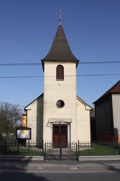 Soubor:Kaple Petra a Pavla, Antošovice.jpg
