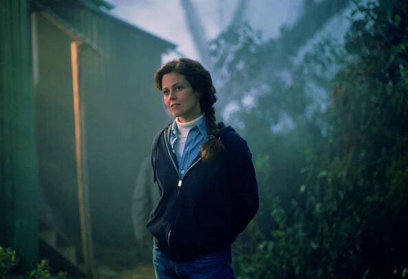 Sigourney Weaver in Gorily v mlze (1988)