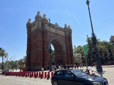 Vítězný oblouk v Barceloně: vstup(né), otevírací doba, tipy, zajímavosti, mapa a další