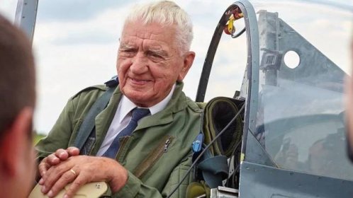 Generál Emil Boček slaví 100. narozeniny. Je posledním žijícím českým pilotem RAF