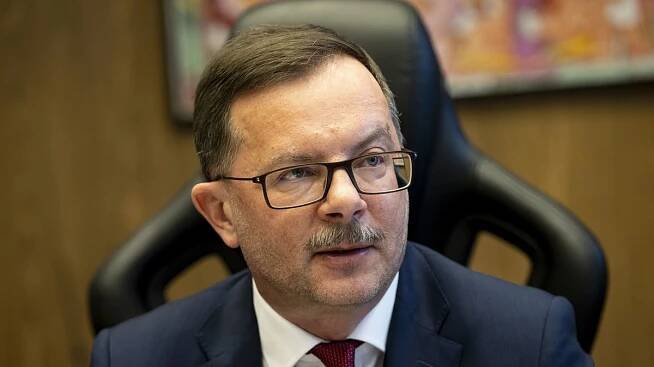 Viceguvernér ČNB Frait: Vysoké sazby zůstanou déle - Novinky