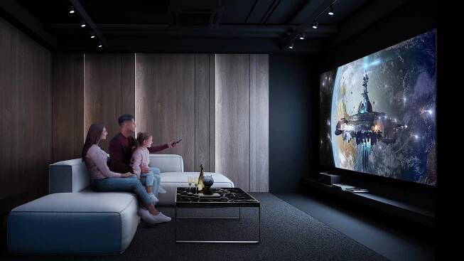TCL startuje Black Friday obří slevou na obří televizi TCL C735 s úhlopříčkou 249 cm za bezkonkurenčních 99 990 korun