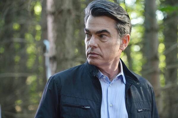 V utajení - I've Been Waiting for You - Z filmu - Peter Gallagher