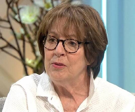 Penelope Wilton Biography - Facts, Childhood, Family Life & Achievements