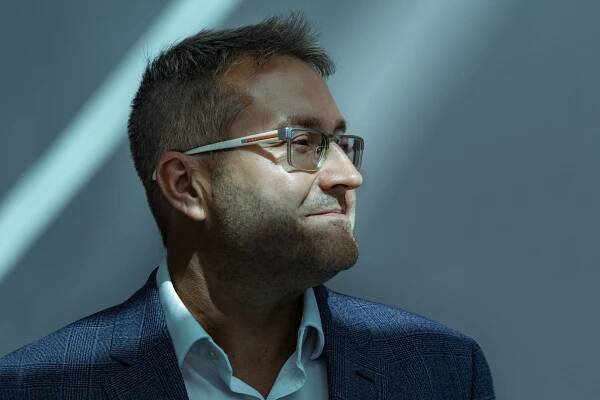 Fotka: Pro CzechCrunch David Navrátil hovořil nejen o nájmech a hypotékách