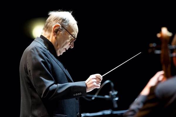 Maestro osobně. Jeho melodie jsou proslavené po celém světě.