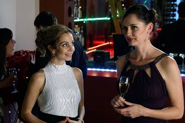 Farrah Aviva, Jennifer Gibson - Sound of Christmas - Z filmu