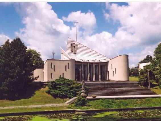 Senetářov - kostel sv. Josefa