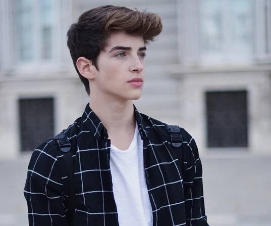 Manu Rios Biography - Facts, Childhood, Family Life & Achievements
