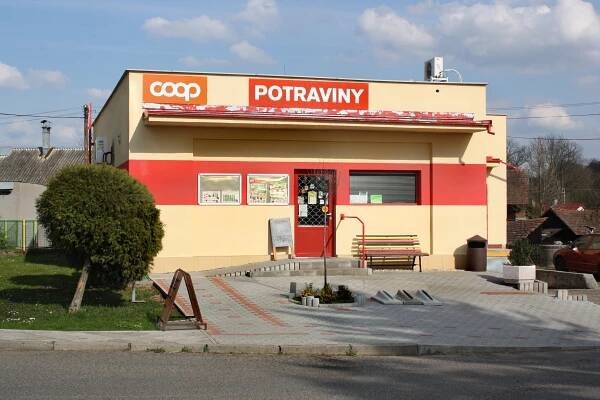 Soubor:Cholenice, general store.jpg