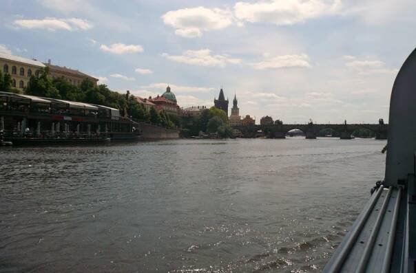 Praha je samá loď