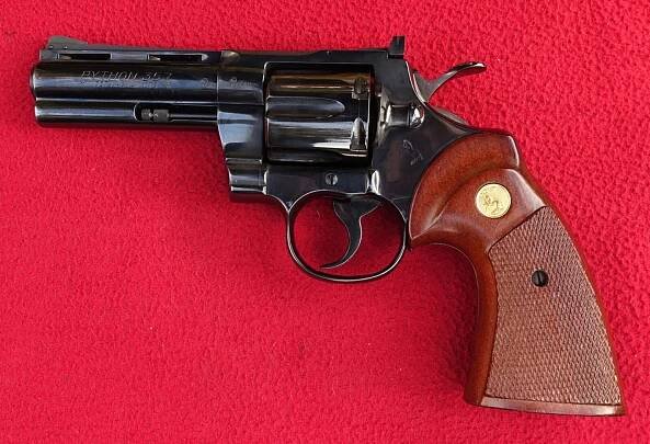 foto Revolver Colt mod. Python