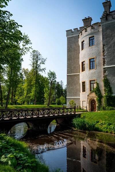 Karpniki Castle