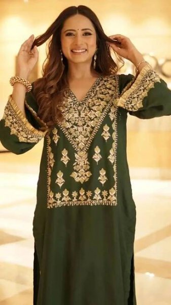 Sargun Mehta's classic festive wear is a timeless elegance for every celebration