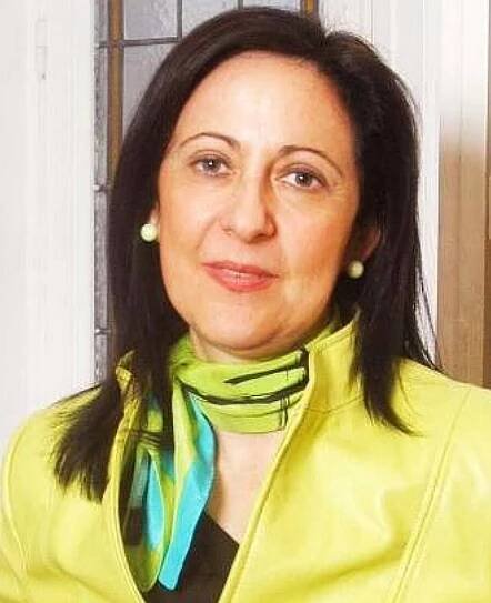 Robles, Margarita : R