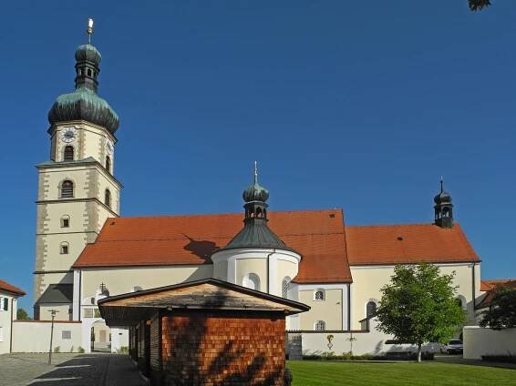 Mariä Geburt (Neukirchen beim Heiligen Blut)